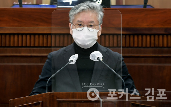 홍원길 의원이 5분 발언을 하고 있다.(김포시의회제공) / 포커스 김포